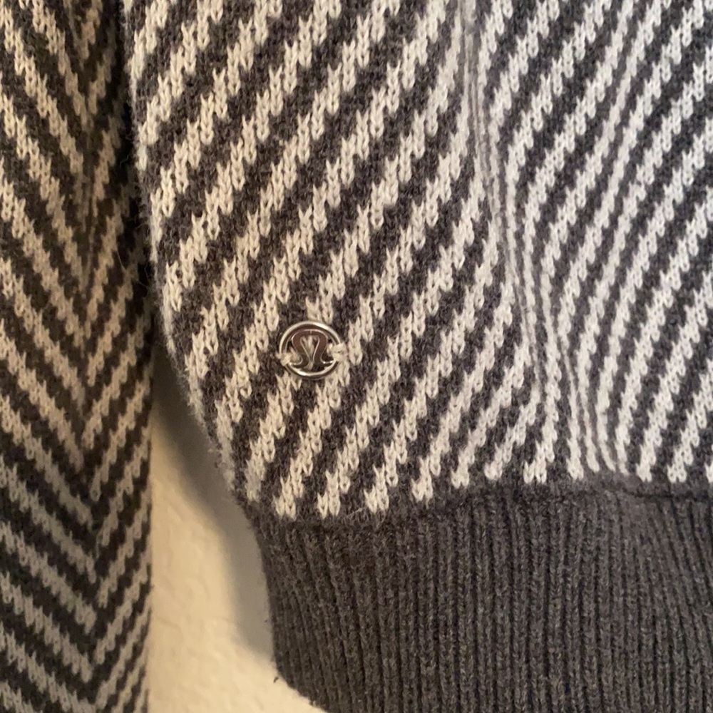 [Lululemon] Devi Crew - image 8